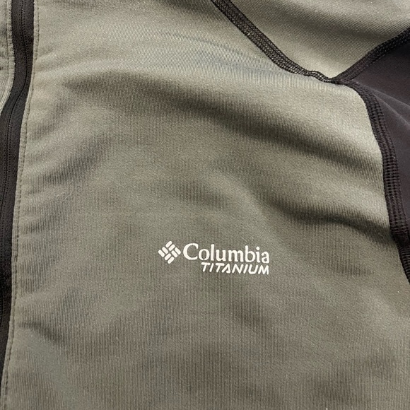 COLUMBIA Men’s 1/4 Zip Nylon Elastic Pullover, Size Large. - Picture 2 of 5